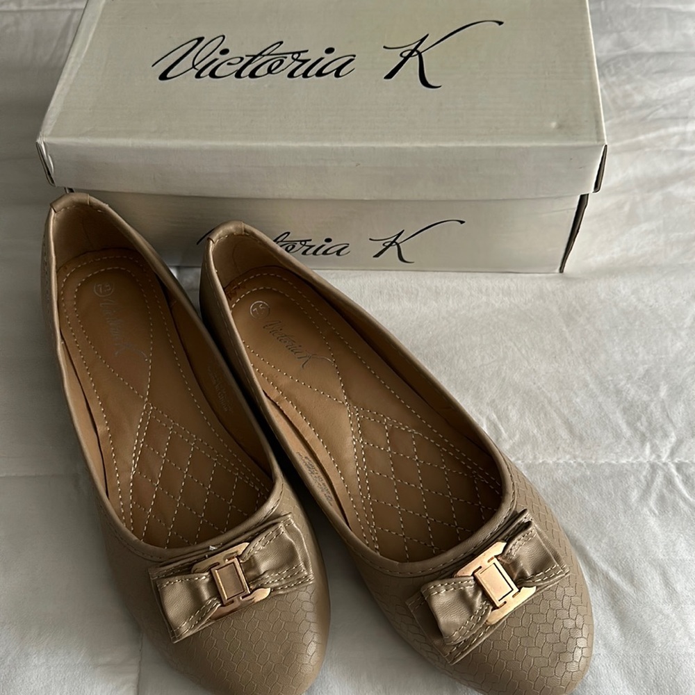 Dressy Beige Flats 7.5